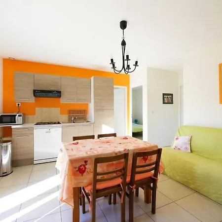 Holiday home Maison De Charme A Avec Jardin Clos Marsillargues